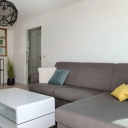 Lumina Seaview & Garage Appartement *