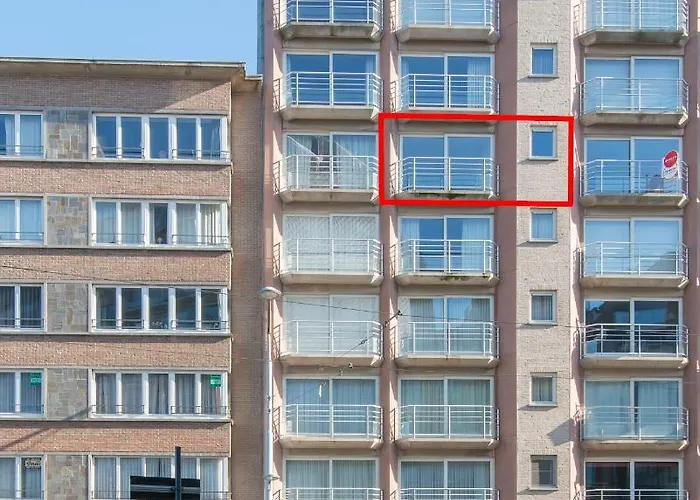 Lumina Seaview & Garage Appartement