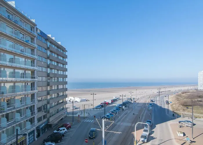 Lumina Seaview & Garage Appartement